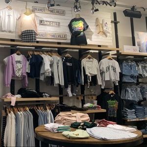 Meet your Posher, Alexia